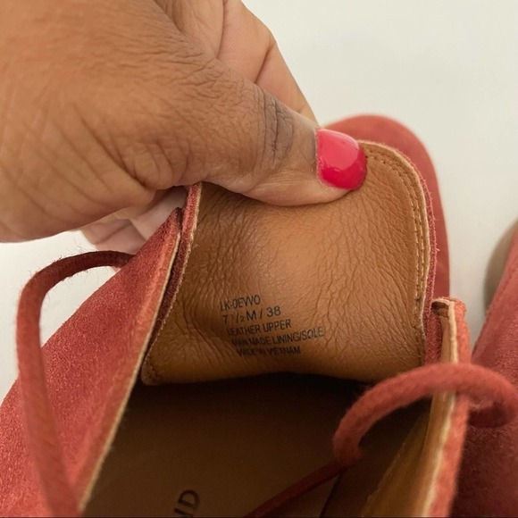 Lucky Brand Devvo Booties in Leather Maroon Orange size 7.5M - Picture 8 of 8
